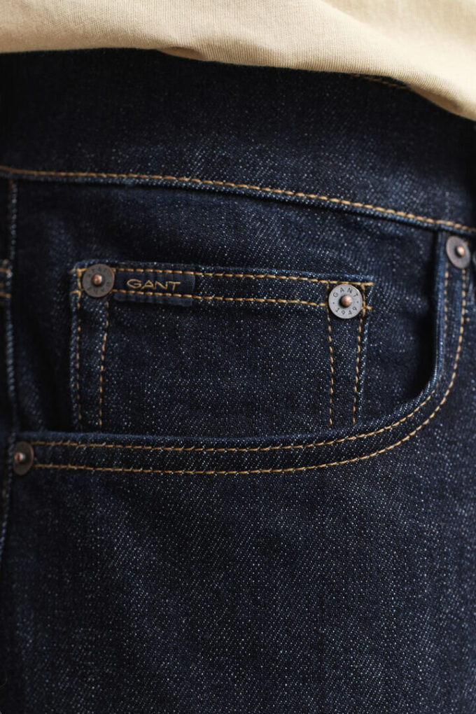 Regular Fit Clean Wash Jeans