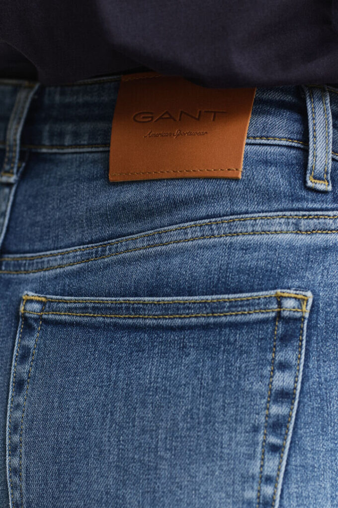 Slim Cropped Jeans