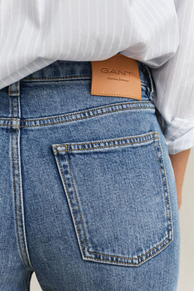 Straight Leg Stretch Jeans